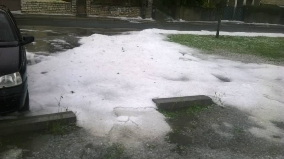 Dégâts à Sault-Brénaz (Ain), suite à l'orage du 3 août 2014. (c) page Facebook des Anciens Elèves de Sault-Brénaz